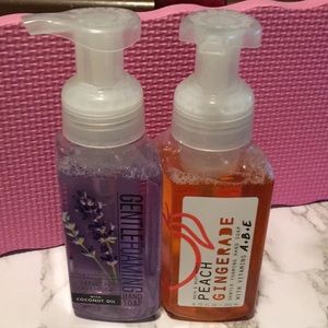 2 New Bath & Body Works Gentle Foaming Hand Soaps